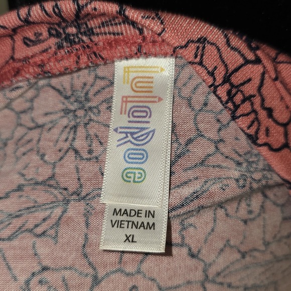 Lularoe Christine V-Neck Top Womens‎ Size XL PInk Floral Design - Picture 5 of 5